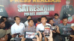 Satreskrim Polres Jombang Bekuk Residivis Spesialis Pembobol Sekolah