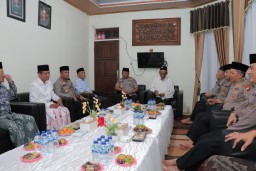 Polres Lamongan Laksanakan Pengamanan Kunjungan Kerja Kapolda Jawa Timur