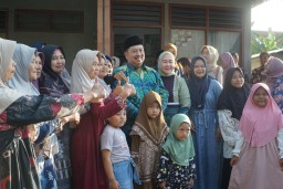 Bupati Jombang Tinjau Langsung Kondisi Sulton, Bocah 7 Tahun Penderita Jantung Bocor