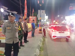 Polsek Kedawung Polres Cirebon Kota Bubarkan Night Ride Komunitas Motor di Burger King Cirebon