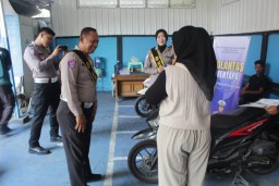 Samsat Surabaya Utara Optimalkan Pelayanan Terbaik dalam Kiprah Santun Polantas Menyapa