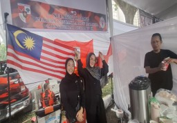 Delegasi Malaysia di Mubes XI Pemuda Pancasila Hangatkan Suasana dengan Berbagi Bersama 