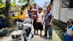 Pak Jamari, Pedagang Jamu Keliling, Dapat Bantuan Sepeda Listrik dari Pak Purnomo