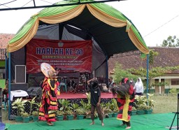 Gelar Harlah ke 30 SMPN 6 Rembang Tampilkan budaya dari Nyanyi hingga Barongan