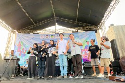 PLN Icon Plus Perkuat Ekosistem Edukasi dan Digitalisasi Masyarakat Pare di Kampung Inggris Mengajar IV 2025