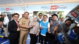 Semangat Hari Pahlawan, Perkuat Ekosistem Kendaraan Listrik, PLN Resmikan 2 SPKLU Center Pertama di Jakarta