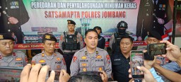 Polres Jombang Gagalkan Peredaran Miras Jenis Arak Bali, Ratusan Botol Diamankan