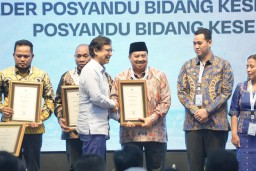 Kabupaten Jombang Menerima Penghargaan Intervensi Spesifik Stunting Terbaik Nasional 2025