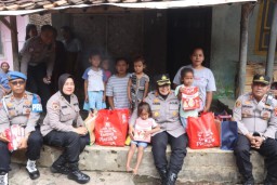 Kapolresta Cirebon Peduli Anak Asuh Stunting dan Hadirkan Senyum Kebahagiaan Untuk Anak-Anak