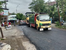 Peningkatan Ruas Jalan Mojolegi–Panglungan Mulai Dikerjakan, PUPR Jombang Pastikan Sesuai Standar