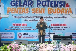 Buka Gelar Potensi Kecamatan Bareng, Gus Wabup Salmanudin Ajak Masyarakat Dukung Produk Lokal