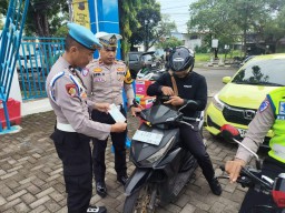 Pemeriksaan Disiplin Ketat Warnai Operasi Zebra Candi 2025 di Satlantas Polresta Pati