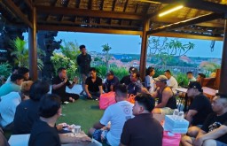 Sambut Malam Tahun Baru 2026, AMI Manfaatkan Liburan Sambil Diskusi Santai di Jimbaran Bali