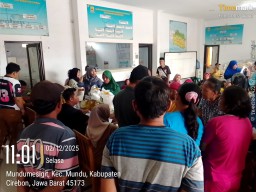 Pemdes Mundumesigit Salurkan Bantuan Sembako untuk Ringankan Beban Warga Kurang Mampu