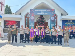 Ka Bag Ops Polres Majalengka Monitoring Pengamanan Kebaktian Mingguan di Kadipaten