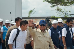 Danantara Sinergikan BUMN Bangun Huntara di Aceh Tamiang, PLN Sambung Listrik untuk Semua Rumah dan Fasum
