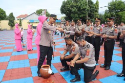 Sertijab dan Kenaikan Pangkat di Polres Majalengka
