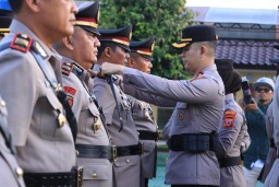 Kapolres Indramayu Pimpin Sertijab Kasat Intelkam dan Sejumlah Kapolsek Jajaran