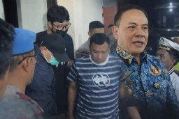 Bupati Pati Sudewo Dibawa ke Semarang Usai 24 Jam Diperiksa KPK di Polres Kudus