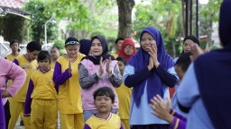 PLN Icon Plus Jatim Salurkan Internet Gratis dan Perlengkapan Sekolah untuk Dukung Pembelajaran Inklusif
