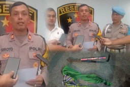 Polres Tanjung Perak Amankan Empat Pemuda Diduga Hendak Tawuran Perang Sarung & Sajam di Surabaya