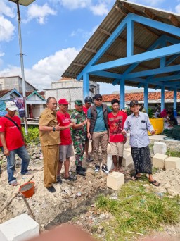 Yatim piatu 5 bersaudara Di Paciran Dapat Bantuan RLH Dari PT SNR