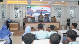 Cegah Kenakalan Remaja, Kapolres Berikan Arahan Pelajar SMK PGRI 1 Jombang