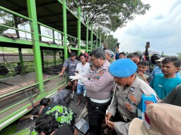 Laka Lantas Di Jalan Raya Babat -Lamogan Di Desa Kebalandono Satu Orang Meninggal Dunia