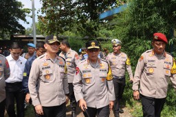 Kapolda Jabar Tinjau Pos Rest Area 207A Tol Palikanci, Soroti Pengawasan Kendaraan dan Antisipasi Lonjakan Pemudik