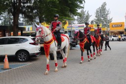 Patroli Berkuda Jadi Sorotan, Kapolres Cek Langsung Pasukan Satwa di Rest Area 207