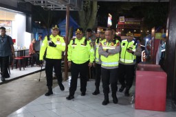 Kapolda Jabar Turun Malam Hari, Arus Balik Pasca Ops Ketupat Terpantau Padat Lancar di Jalur Cirebon