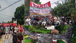 Gerakan Masyarakat Peduli Hutan Tolak Alih Fungsi Hutan air di lereng Gunung Arjuno – Welirang