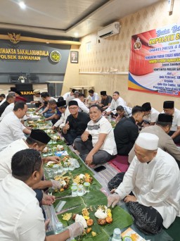 Momen Ramadhan: Polsek Sawahan Silaturahmi dan Buka Bersama Pengantar Purna Tugas Wakapolsek
