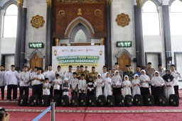 Bupati Warsubi Bersama Baznas Santuni 1.000 Anak Yatim dan Kick Off ‘Jombang Berinfaq’