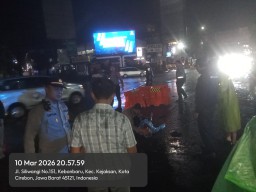 Penumpang Becak Tiba-tiba Terhenti di Tengah Jalan, Polisi Temukan Pengemudi Sudah Tergeletak