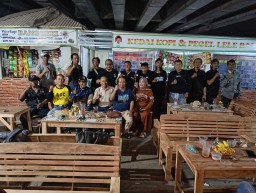 Pererat Silaturahmi, AWNI DPD Provinsi Jawa Barat Gelar Buka Bersama di Kota Cirebon