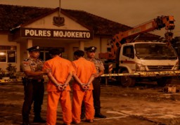 Polres Mojokerto Amankan 2 Tersangka Pencuri Truk Crane