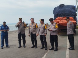 Polda Jatim Pastikan Kesiapan Pos Terpadu di Pelabuhan Tanjung Perak Wujudkan Mudik Aman Keluarga Bahagia