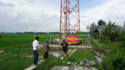 Diduga “Kebal Hukum”, Proyek Tower BTS di Sumobito Jalan Terus Meski Disegel Pemkab