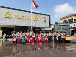 SASANA (Samapta Sahabat Anak) Polres Lamongan Tanamkan Edukasi dan Kedekatan Polisi dengan Anak Sejak Dini
