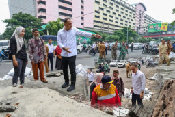 Pasar Maling Resmi Ditutup, Eri Tegaskan Jalan Harus Kembali ke Fungsinya