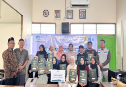Lewat Gerakan Terang Bersama, YBM PLN UIP JBTB Tebus Ijazah dan Edukasi Kelistrikan MA Hasyim Asy’ari Surabaya