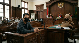 Pengemudi Mobil Dinas Polri Dituntut 4 Bulan Penjara dalam Kasus Tabrak Lari di Surabaya