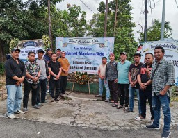 Teguhkan Solidaritas Insan Pers, Vanguard Jurnalis Surabaya Gelar Takziah dirumah Duka Alm Bang Ade