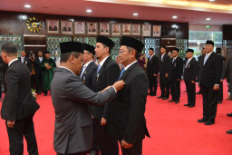 Momen Hari Buruh, 8 Insan PLN Terima Tanda Kehormatan dari Presiden RI