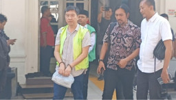 Terdakwa Hermanto Menangis Saat Pledoi, Bantah Tipu Investasi Tambang Nikel Rp75 Miliar