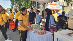 HUT Ke-80 Bhayangkara, Polres Tanjung Perak Gelar Bakti Kesehatan, Bazar Murah, dan Lomba Kebersamaan