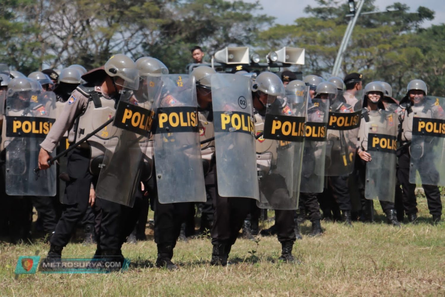 Guna Kesiapan Pilkada Serentak 2024 Polres Jember Mengintensifkan pelatihan Dalmas