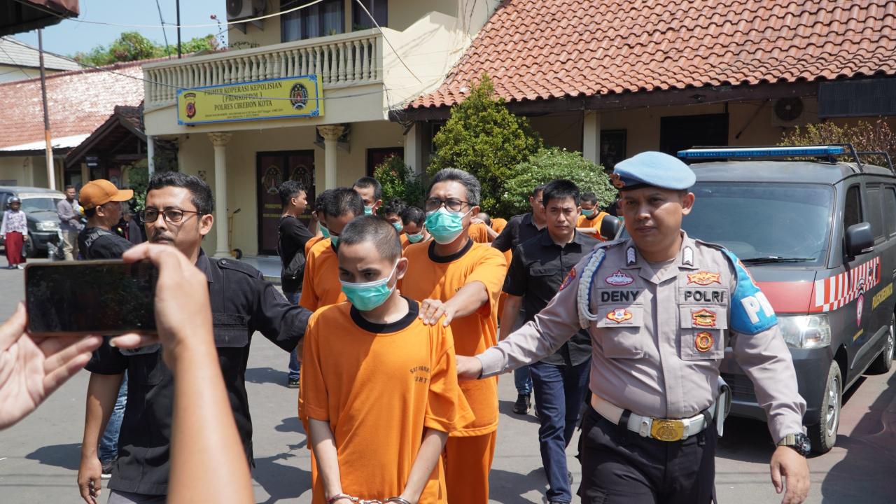 Satnarkoba Polres Cirebon Kota Berhasil Ringkus 16 Tersangka Pengedar Narkoba dan Obat Terlarang