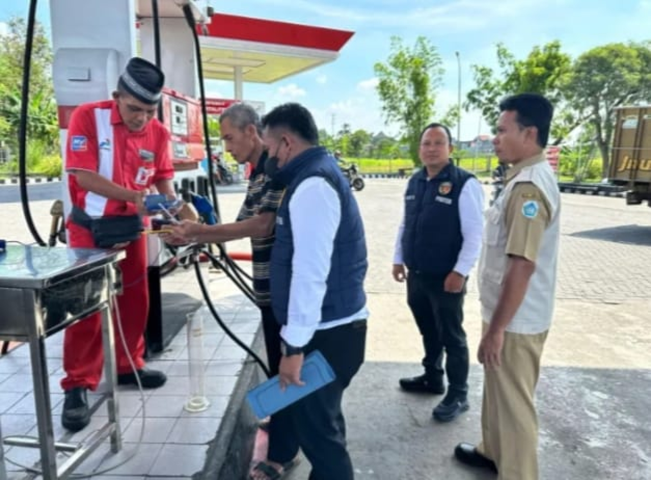 Polres Lamongan Sidak SPBU Pastikan Distribusi BBM Aman Dan Sesuai Standar